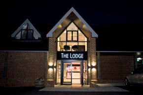  The Lodge at Kingswood  Эпсом